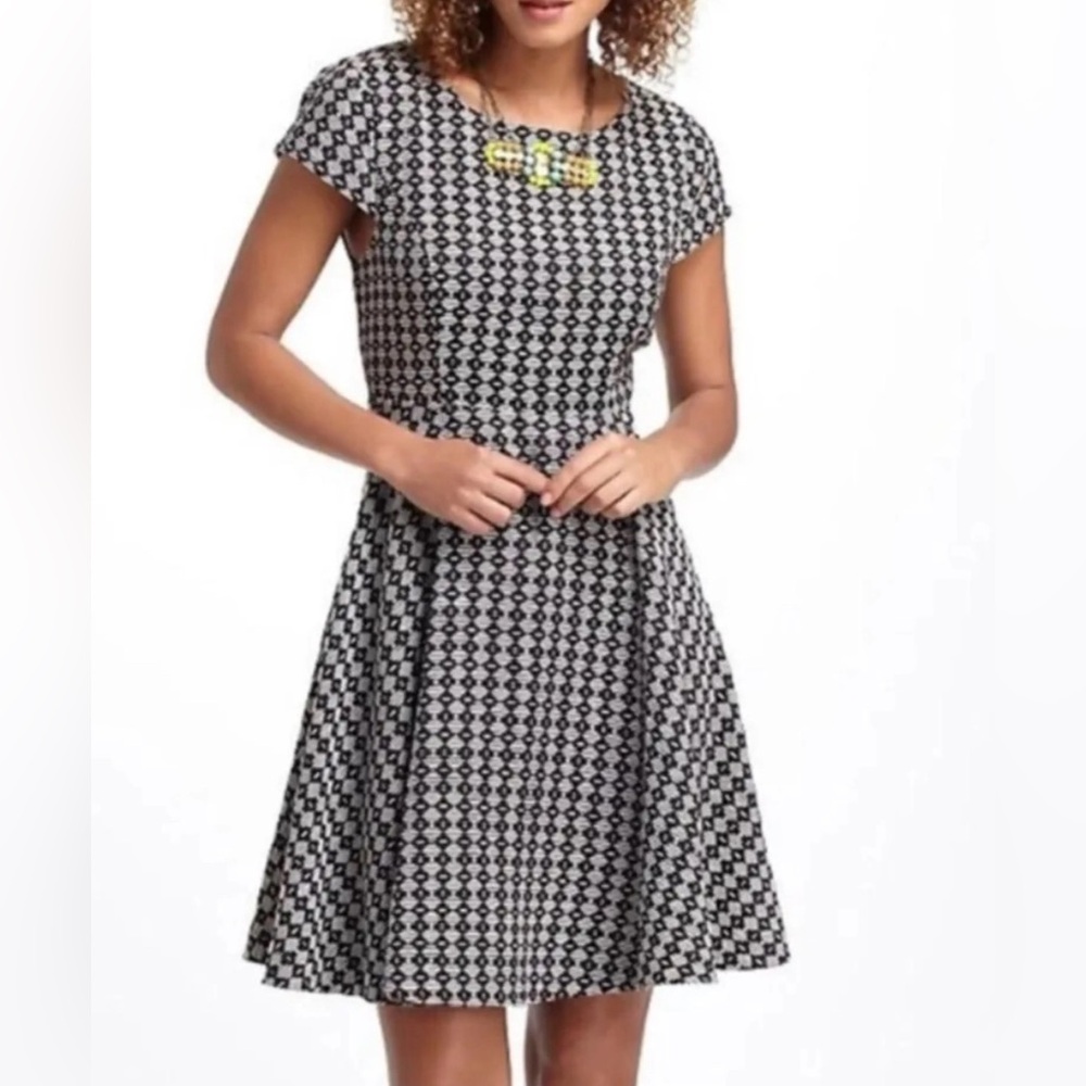 Maeve by Anthropologie Black and White Geometric Fit & Flare Dress size 0